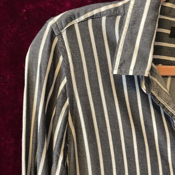 Banana Republic Grey and White Pinstripe Flowey / Soft / Wrinkle Free Button Up - Picture 4 of 4